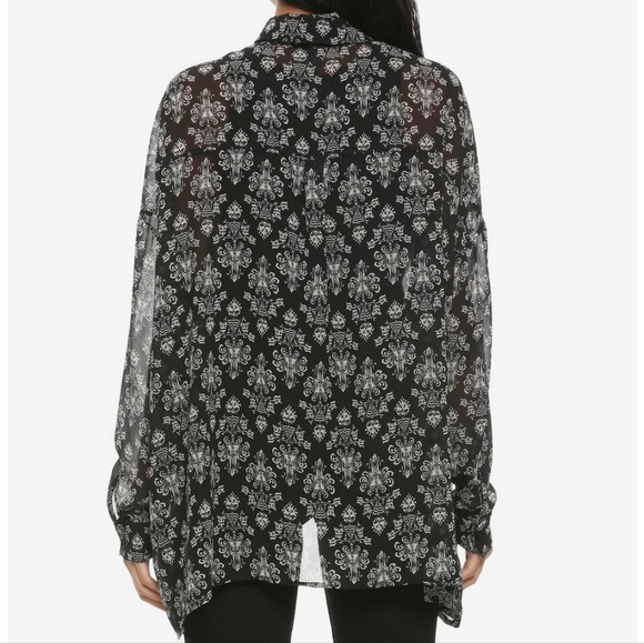 Her Universe Disney The Haunted Mansion Wallpaper Hi-Low Woven Button-Up sz S - Picture 3 of 10